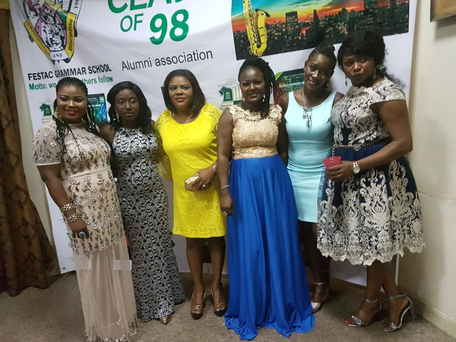 Members posing at the Class of 98 backdrop, 2016 (photograph 4 of 7)